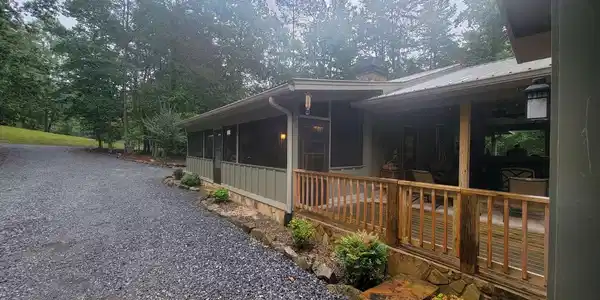 Image 3: Additional View