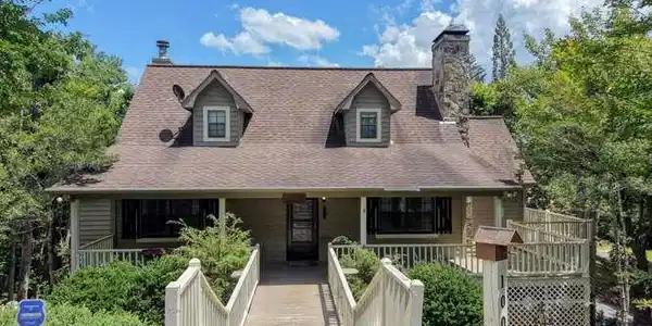 100 Sourwood Lane