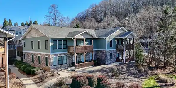 1405 Lakeside Rd.
