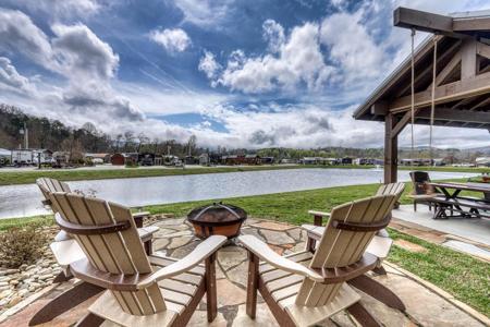 383 Mountain Creek Road