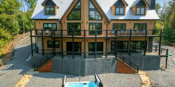 566 Canoe Point
