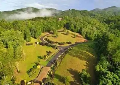 Image 4: Eagle's Nest Retreat