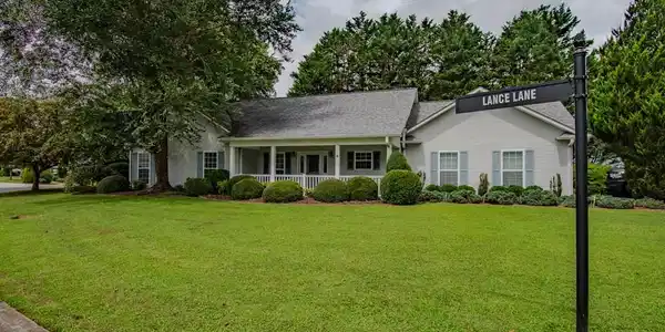 4 Lance Lane