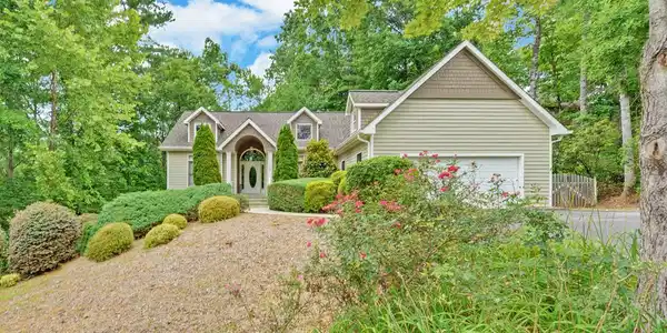 52 Breton Highlands Court