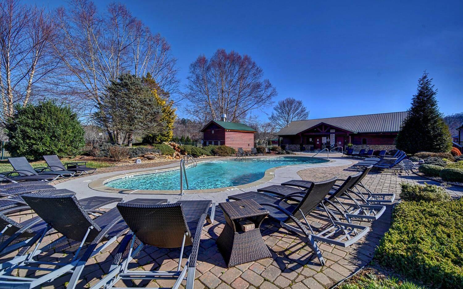 Image 3: Pool View