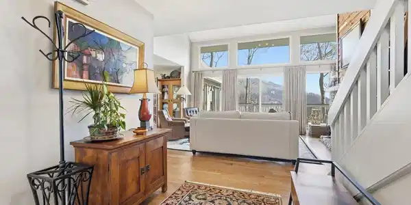 576 Columbine Drive
