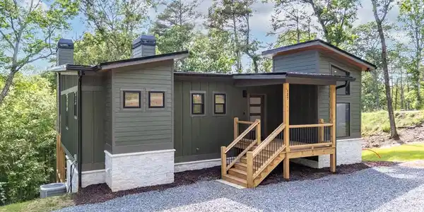 127 Crystal Lane