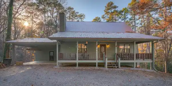 196 Pine Lane
