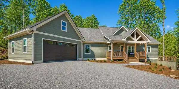 218 Oakwood Lane