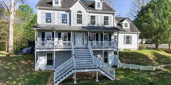 71 Ruby Lane