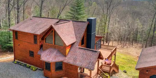 109 Chestnut Hills Lane