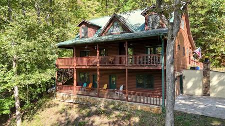 3204 Creek View Road