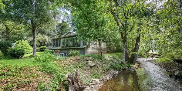 390 Pinebark Lane