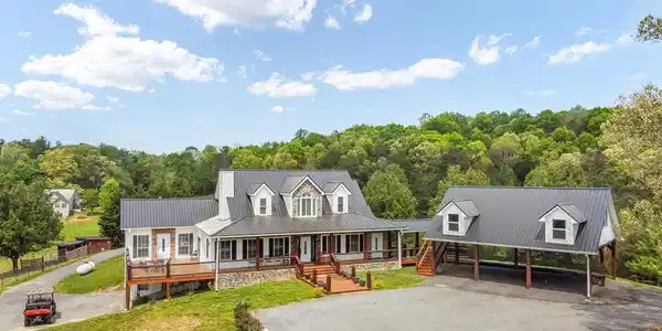 233 Ivy Ridge
