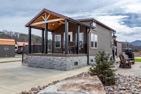 449 Mountain Creek Road