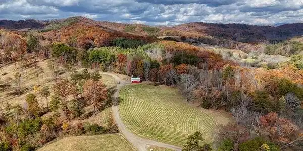 902 Deitz Cable Road