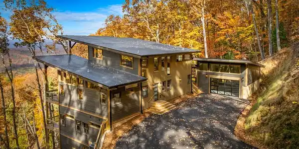 225 Grand Vista Drive
