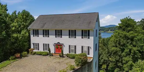 1326 Laurel Court