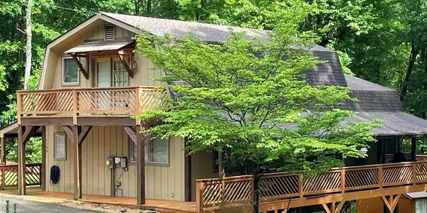 1198 Chatuge Village Circle