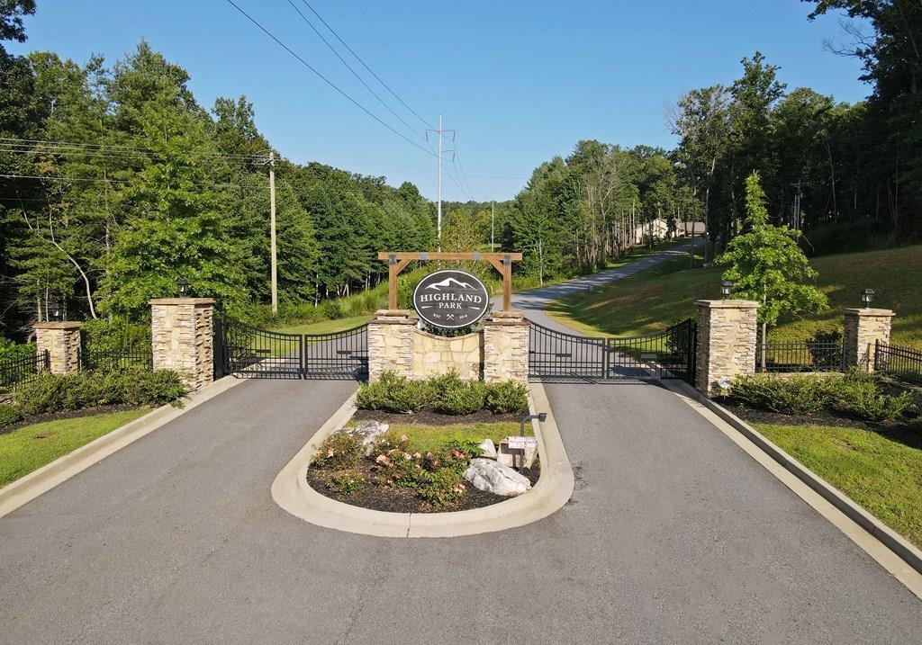 Image 2: Highland Park Gated Entrance