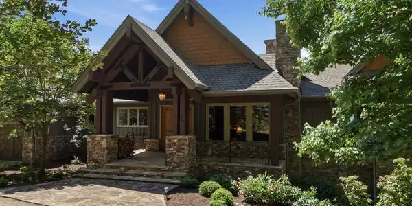 44 Eagles View Way