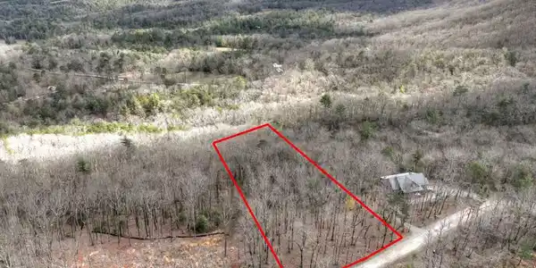 Image 3: Outline of the property