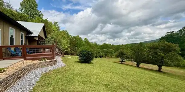 876 Gibson Hill