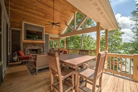28 Lake Vista Drive