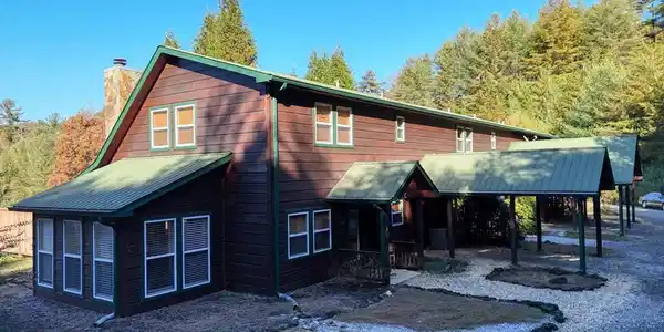 76 River Forest Place