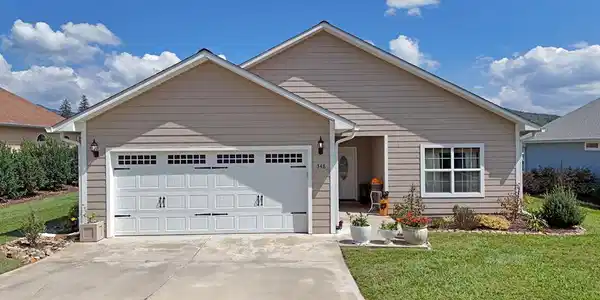 348 Riverwalk Circle