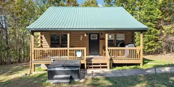360 Oak Trace West