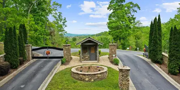 Lot 26 Staurolite Mountain Road