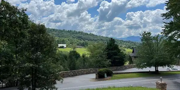 Tr 2 Meadow Ridge