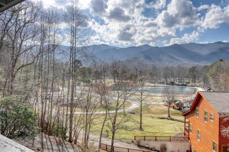 240 Ruby Lake Drive N