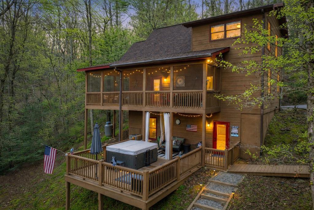 Image 3: Back of home