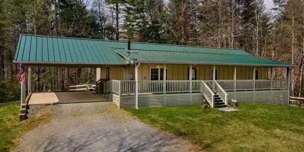 1132 Hells Hollow Road