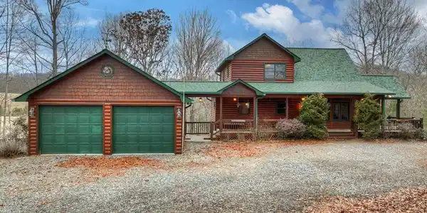 61 Spring Ridge Trail