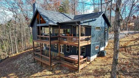156 Ridge Oaks Way