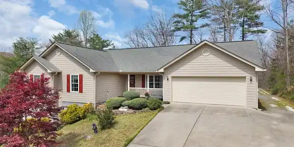 73 The Oaks Drive