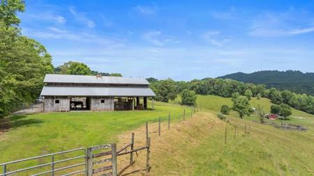 102 Cross Creek Lane