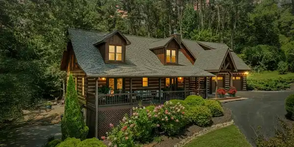 60 Lake Ridge Drive