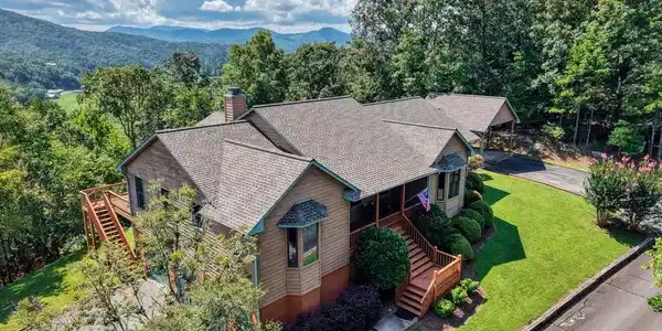 200 Hickory Nut Lane