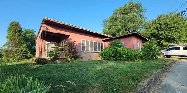307 Hiawassee Street