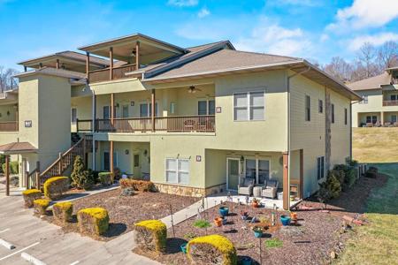 1647 H Lakeside Drive