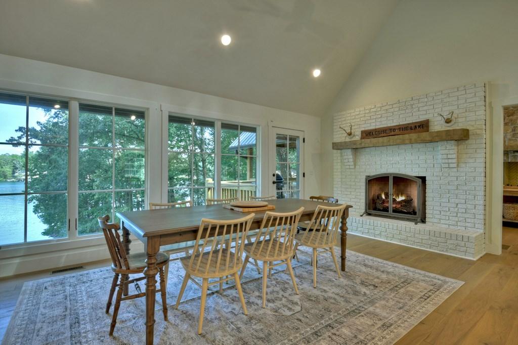Image 4: Dining Area