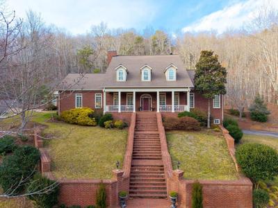 4323 Spring Court Cove