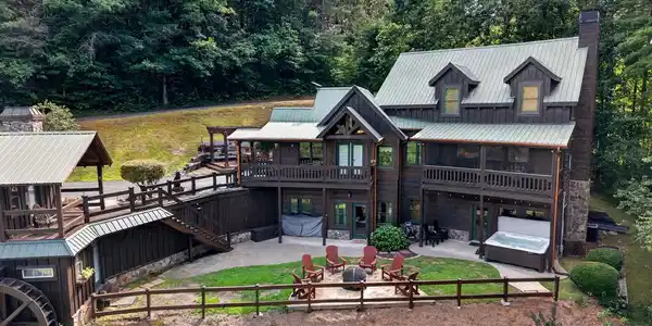 24 Twin Lakes Drive