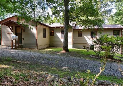 306 Lake View Circle