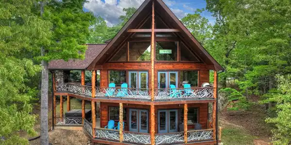 560 Endless View Road