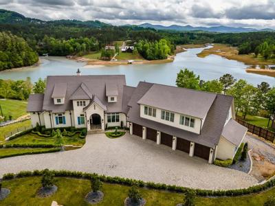 488 Big Knoll Drive